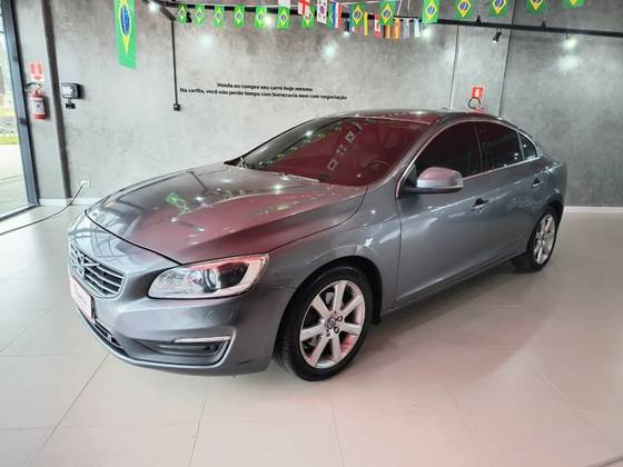 VOLVO S60 2.0 T4 MOMENTUM GASOLINA 4P AUTOMÁTICO VOLVO S60 2.0 T4 MOMENTUM GASOLINA 4P AUTOMÁTICO